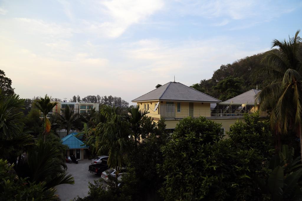 Naka Resort Kamala Beach Extérieur photo
