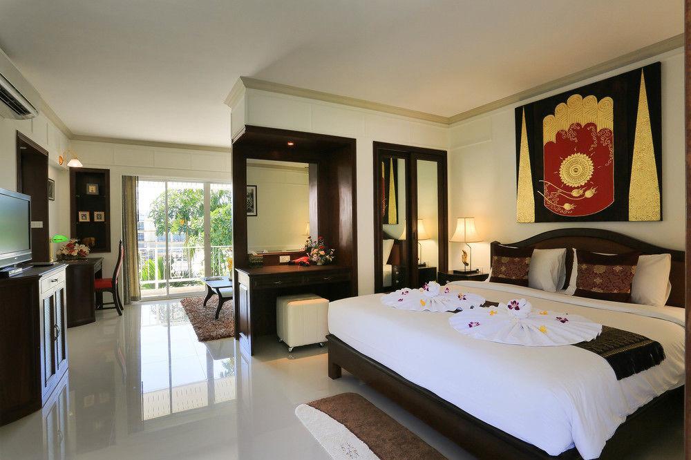 Naka Resort Kamala Beach Extérieur photo