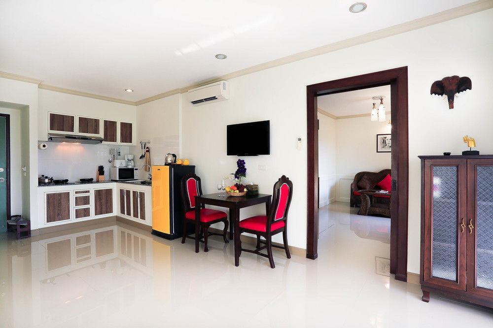 Naka Resort Kamala Beach Extérieur photo