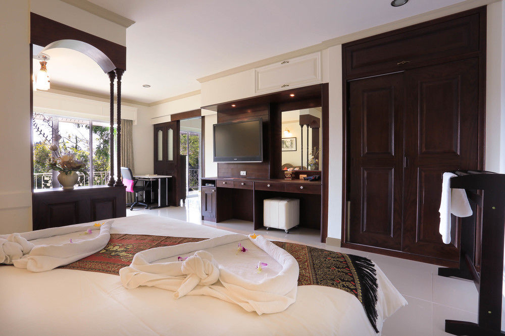 Naka Resort Kamala Beach Extérieur photo