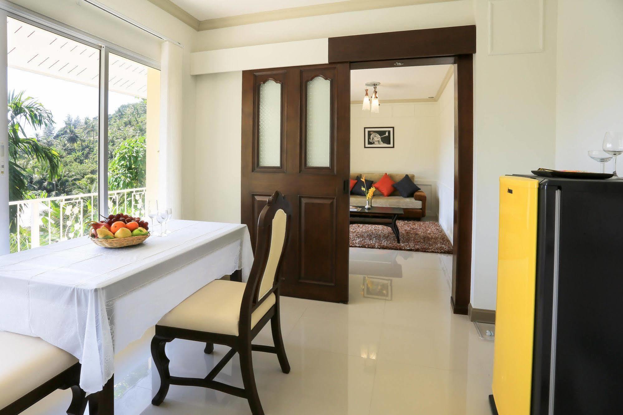 Naka Resort Kamala Beach Extérieur photo