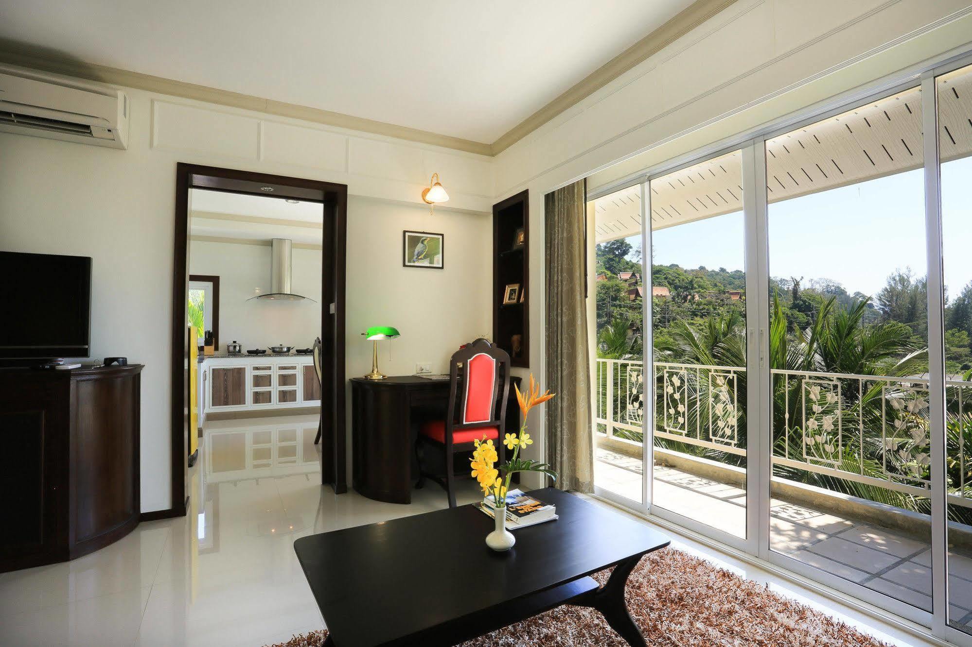 Naka Resort Kamala Beach Extérieur photo