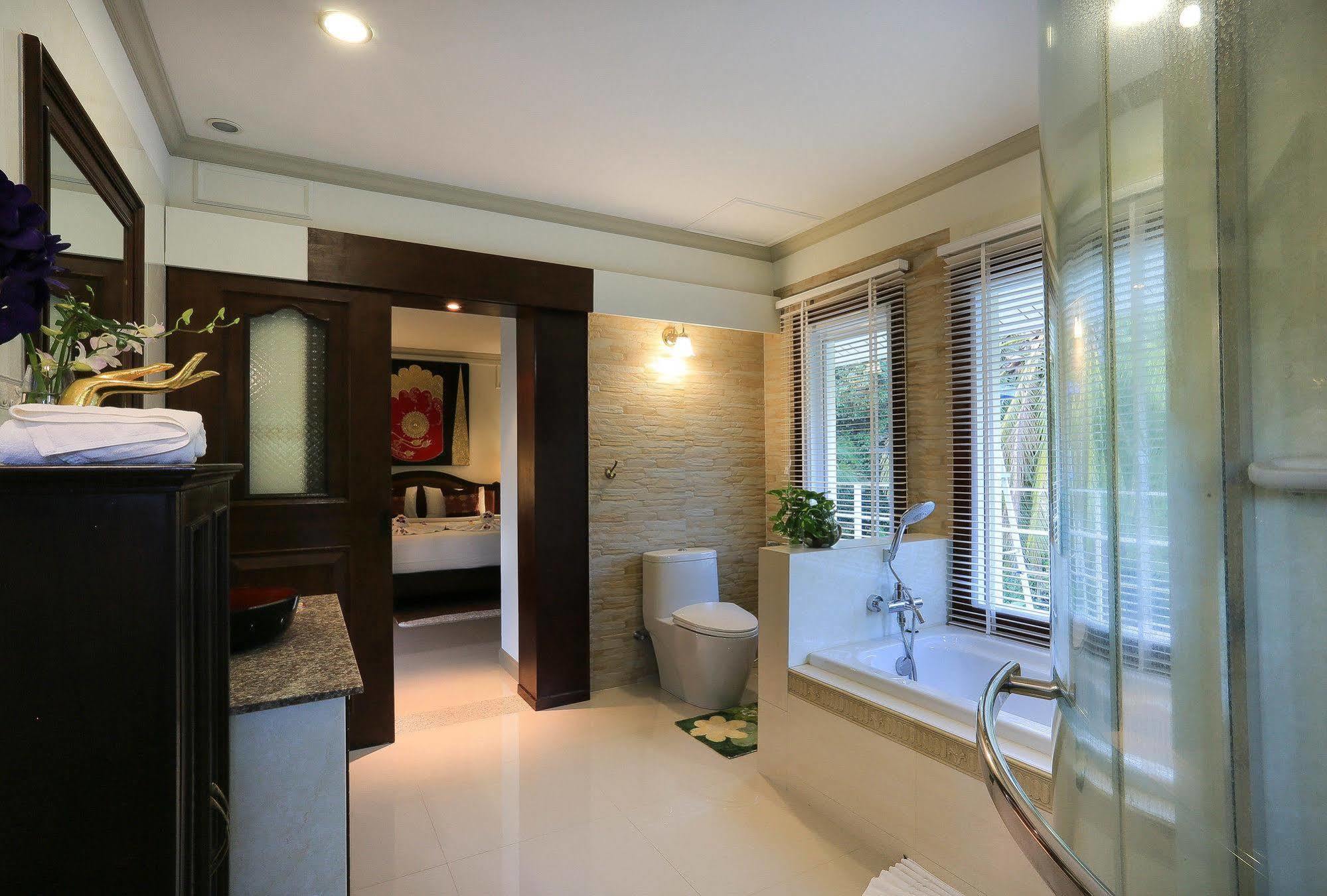 Naka Resort Kamala Beach Extérieur photo