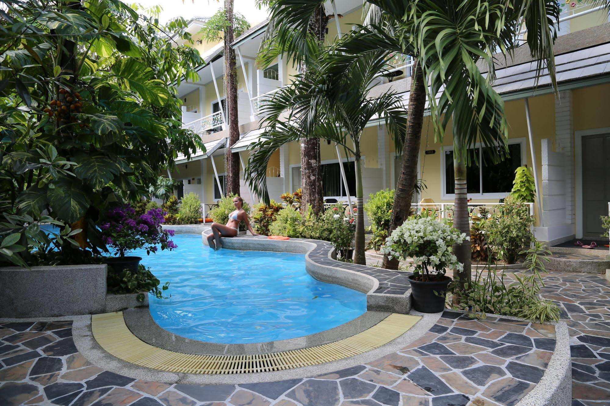 Naka Resort Kamala Beach Extérieur photo