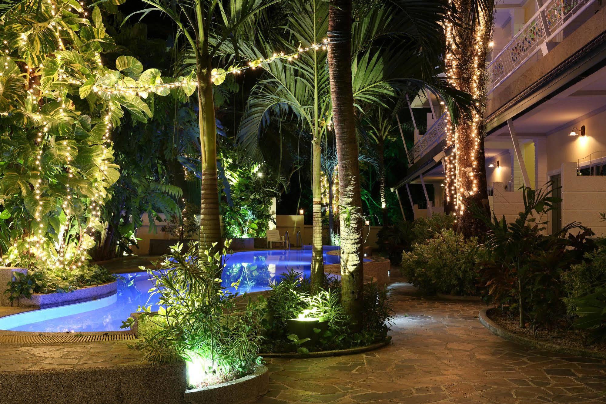 Naka Resort Kamala Beach Extérieur photo