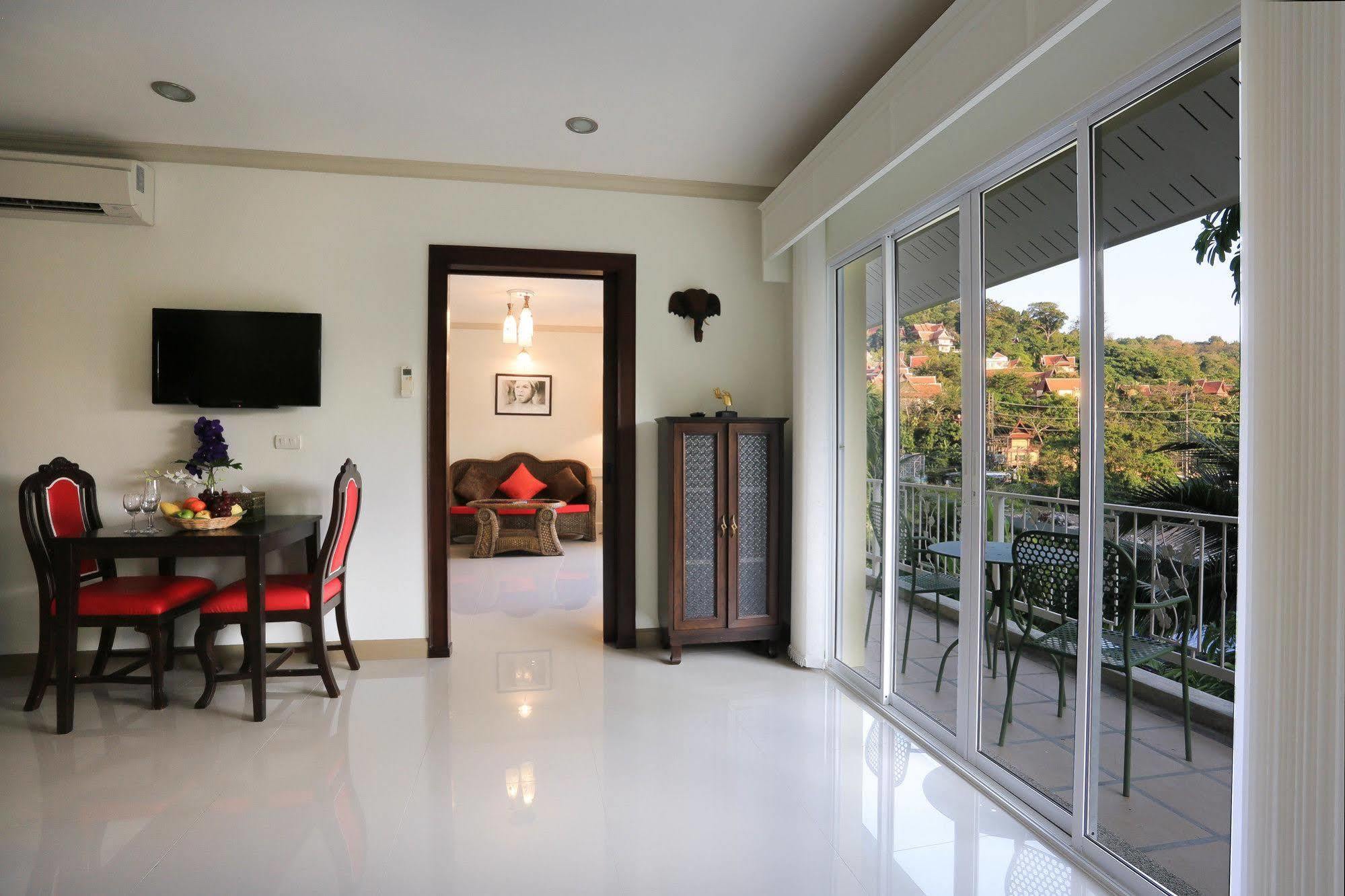 Naka Resort Kamala Beach Extérieur photo